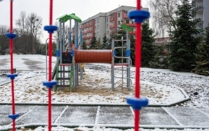 Nowy plac zabaw i strefa sportowa przy ul. Tarnogórskiej  (11)
