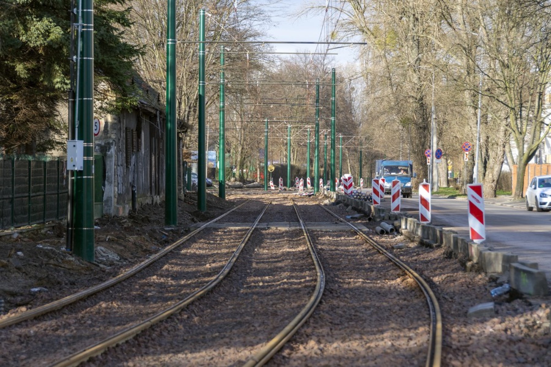 Co najmniej do 15 stycznia potrwają jeszcze prace związane z przebudową przejazdów drogowo-tramwajowych w rejonie skrzyżowania ul. Tarnogórskiej i Chrzanowskiego 