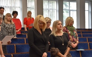 Wręczenie aktów mianowania nauczycielkom i nauczycielom (1)