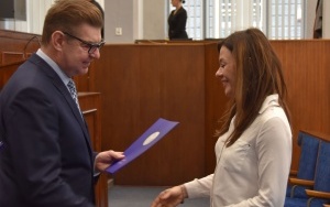 Wręczenie aktów mianowania nauczycielkom i nauczycielom (2)