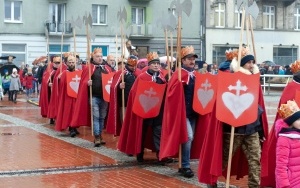 Orszak Trzech Króli przeszedł ulicami miasta pod hasłem „W jasełkach leży” (1)