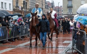 Orszak Trzech Króli przeszedł ulicami miasta pod hasłem „W jasełkach leży” (4)