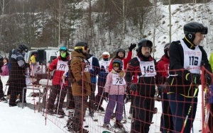 Zawody narciarsko-snowboardowe w Suchej Górze (6)