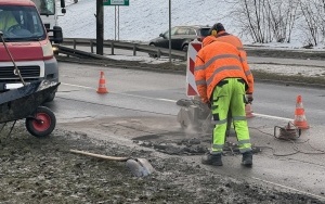 Ruszają remonty nawierzchni jezdni asfaltem lanym (5)