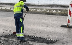Ruszają remonty nawierzchni jezdni asfaltem lanym (6)