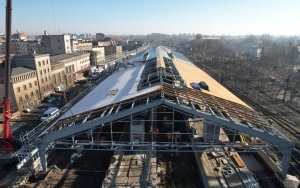 Postęp prac przy modernizacji hali peronowej dworca PKP w Bytomiu (6)