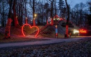 Walentynkowe iluminacje na Górze Miłości  (9)