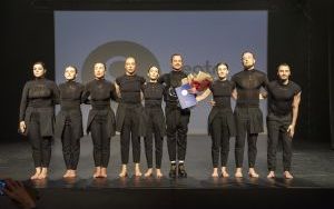Między światłem a ciemnością. Premiera spektaklu „Illumination” w Teatrze Rozbark  (3)