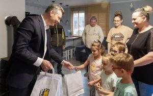 Prezydent z wizytą w Rodzinnym Domu Dziecka  (1)