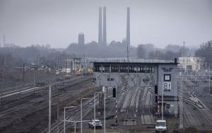 Nowe poszycie dachu hali peronowej dworca PKP prawie gotowe  (11)