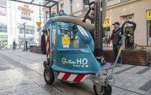 Testowanie autonomicznego odkurzacza na ul. Dworcowej (5)