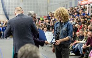 Dekoracja laureatów konkursu modelarskiego (10)