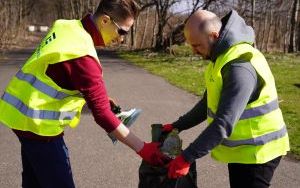 Z Żabich Dołów znikają śmieci (2)