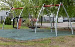 Otwarcie nowe placu zabaw przy Ośrodku Rehabilitacyjno-Edukacyjno-Wychowawczym (5)
