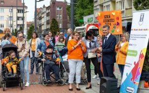 Happening na Rynku z okazji Dnia Godności Osób z Niepełnosprawnością Intelektualną  (1)