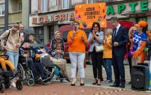 Happening na Rynku z okazji Dnia Godności Osób z Niepełnosprawnością Intelektualną  (3)