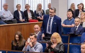 Ślubowanie i zaprzysiężenie prezydenta Bytomia i radnych Rady Miejskiej w Bytomiu (6)