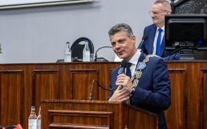 Ślubowanie i zaprzysiężenie prezydenta Bytomia i radnych Rady Miejskiej w Bytomiu (13)