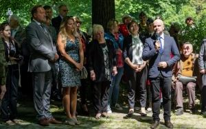 Poświęcenie Memoriału Kresowej Pamięci na cmentarzu Mater Dolorosa przy ul. Piekarskiej (20)