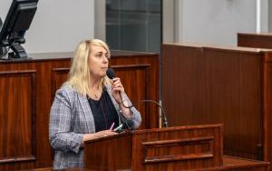 Zastępca prezydenta Bytomia wręczył stypendia najlepszym bytomskim sportowcom (1)