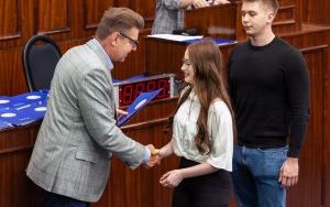 Zastępca prezydenta Bytomia wręczył stypendia najlepszym bytomskim sportowcom (9)