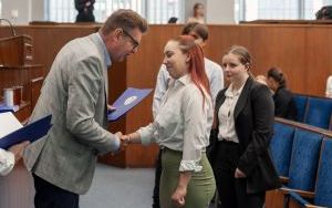 Zastępca prezydenta Bytomia wręczył stypendia najlepszym bytomskim sportowcom (13)
