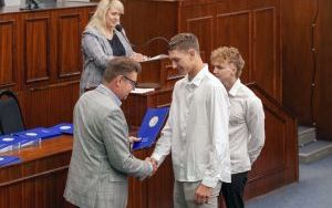 Zastępca prezydenta Bytomia wręczył stypendia najlepszym bytomskim sportowcom (15)