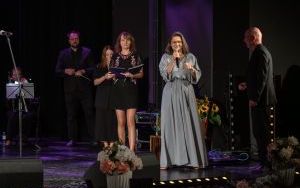 Finałowy koncert na zakończenie Festiwalu Piosenki Poetyckiej Kwiaty na kamieniach (5)