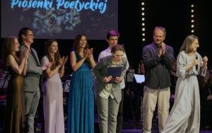 Finałowy koncert na zakończenie Festiwalu Piosenki Poetyckiej Kwiaty na kamieniach (6)