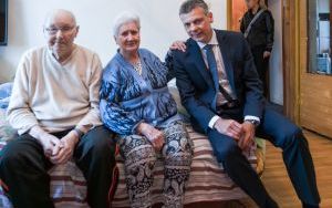 Wizyta prezydenta Mariusza Wołosza u jubilatów małżeńskich (1)