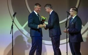 Pamiątkowa tablica Franza Landsbergera wróciła na swoje miejsce (9)