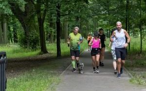 Biegali 12 godzin dla bytomskiego schroniska (14)