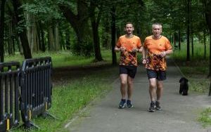 Biegali 12 godzin dla bytomskiego schroniska (18)