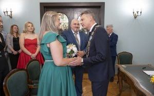 Wyjątkowy dzień Doroty i Michała. Ślubu udzielił im prezydent Bytomia (4)