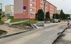 Trwa przebudowa ul. Tysiąclecia w Stroszku (7)
