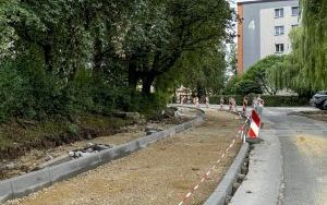 Trwa przebudowa ul. Tysiąclecia w Stroszku (11)