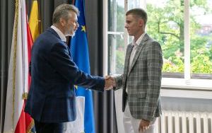 Prezydent Bytomia gościł olimpijczyka Macieja Wyderkę  (1)