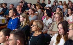 „Na rauszu” z Madsem Mikkelsenem zachwycił widzów (5)