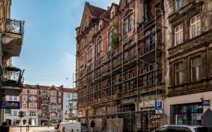Rozpoczyna się remont elewacji kamienicy przy ul. Podgórnej 18 (6)