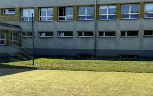 Przyszkolny teren, na którym powstanie ogród deszczowy (5)
