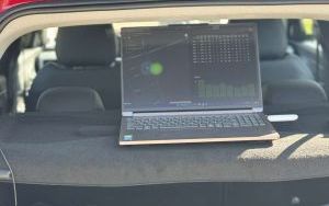 Auto z mobilnym laboratorium pomiarowym (2)
