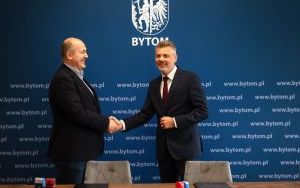 Podpisanie umowy  na remont budynku przy ul. Smolenia 20 (4)