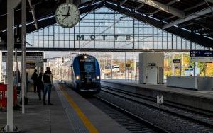 Remontowana hala peronowa w Bytomiu już działa – od dziś korzystają z niej pasażerowie Kolei Śląskich (10)