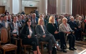 Podczas uroczystej sesji Rady Miejskiej w Operze Śląskiej, Danuta Skalska otrzymała tytuł Honorowej Obywatelki Miasta Bytomia (1)
