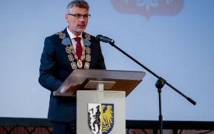 Podczas uroczystej sesji Rady Miejskiej w Operze Śląskiej, Danuta Skalska otrzymała tytuł Honorowej Obywatelki Miasta Bytomia (1)