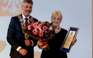 Podczas uroczystej sesji Rady Miejskiej w Operze Śląskiej, Danuta Skalska otrzymała tytuł Honorowej Obywatelki Miasta Bytomia (10)