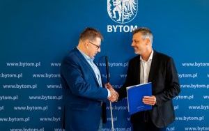Prezydent Bytomia pogratulował Grzegorzowi Rzeszutkowi prestiżowej nagrody  (5)