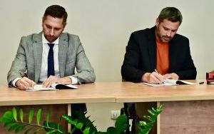 Podpisanie umów na realizację trzech inwestycji drogowych (1)
