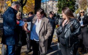 Na bytomskich cmentarzach trwają pierwszolistopadowe kwesty (16)