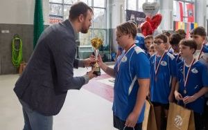 Jubileuszowy turniej waterpolistów - ceremonia medalowa (6)